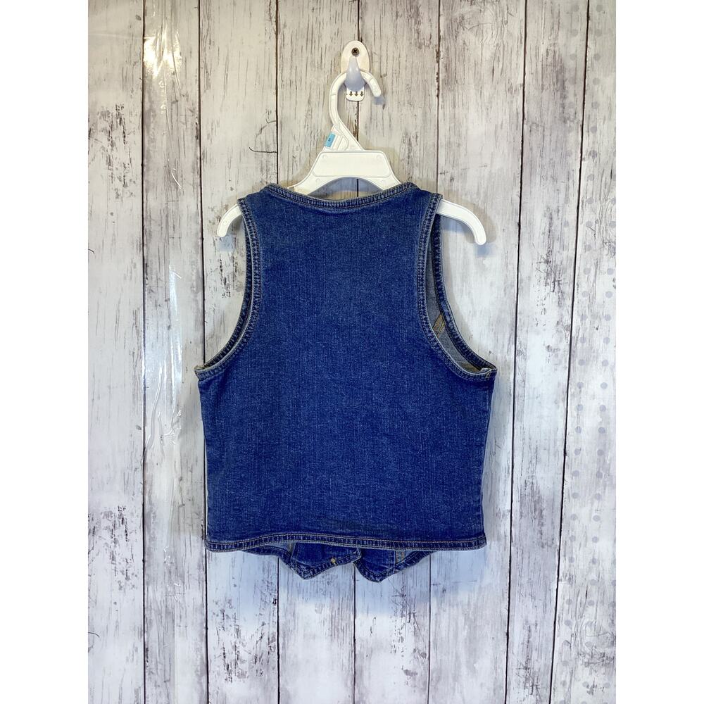 Abercrombie Kids denim vest in a blue wash with a button front Size- 11/12 - Picture 3 of 5